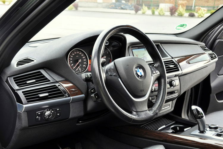 BMW X5 3.0d(306KM) Xenon Ringi Navi Kamera Panorama Dociągi Went.Fotele Alu19 zdjęcie 23