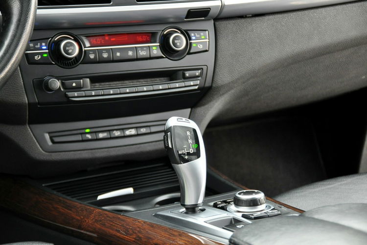 BMW X5 3.0d(306KM) Xenon Ringi Navi Kamera Panorama Dociągi Went.Fotele Alu19 zdjęcie 35
