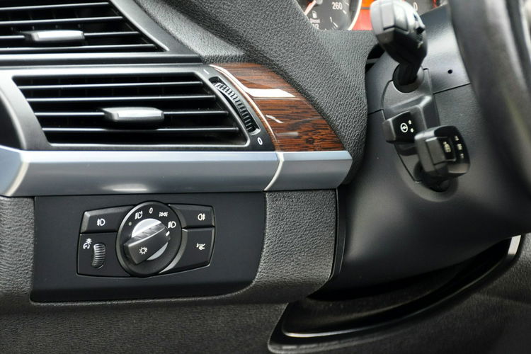 BMW X5 3.0d(306KM) Xenon Ringi Navi Kamera Panorama Dociągi Went.Fotele Alu19 zdjęcie 36