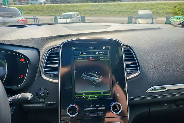 Renault Scenic 1.3 TCe BOSE-Edition + 40 t.km + 159KM zdjęcie 18