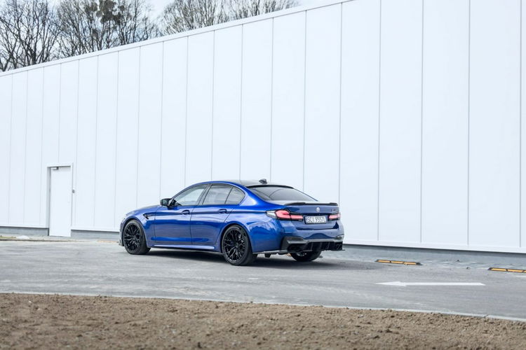 BMW M5 COMPETITION LCI / 50 JAHRE EDITION / 4.4 V8 625KM / PEŁEN CARBON / PPF zdjęcie 5