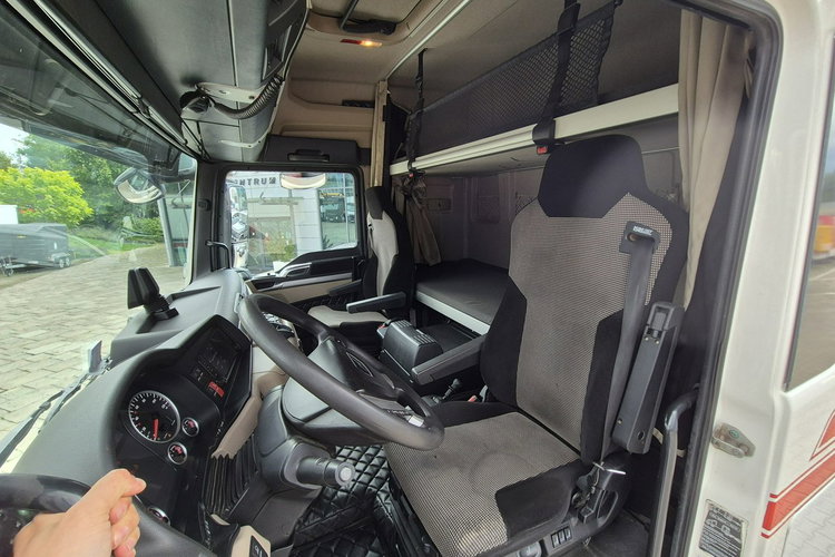 TGX 28.420 6X2 MAN TGX 28.420 6X2-2 LL / ZESTAW DO PRZEWOZU KONTENRÓW / NISKI BDF / D zdjęcie 38