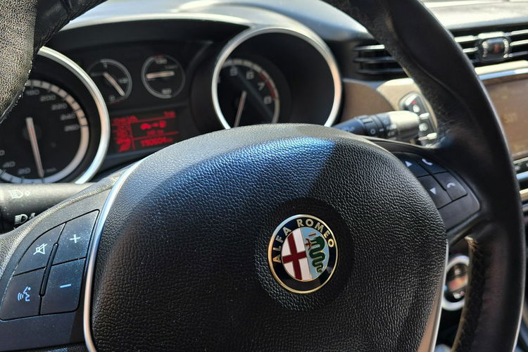 Giulietta Alfa Romeo GIULIETTA 1.4 Navi Skórzana tapicerka zdjęcie 12
