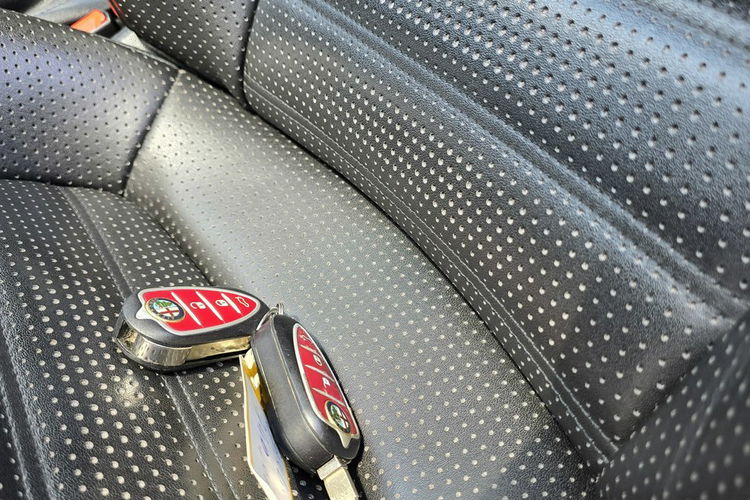 Giulietta Alfa Romeo GIULIETTA 1.4 Navi Skórzana tapicerka zdjęcie 13