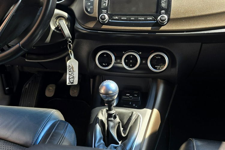 Giulietta Alfa Romeo GIULIETTA 1.4 Navi Skórzana tapicerka zdjęcie 16