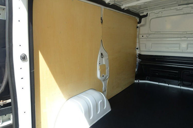 Nissan NV300 R E Z E R W A C J A zdjęcie 14