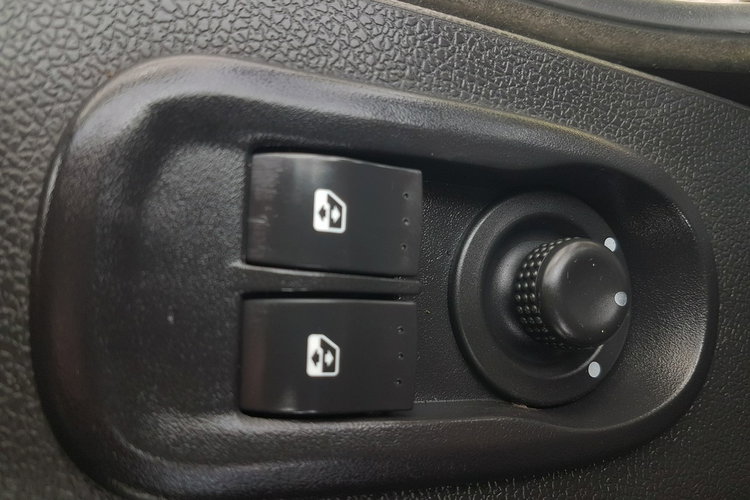 Renault Master KONTENER 8EP 4.21x2.23x2.22 KLIMA MANUAL KRAJOWY 6-BIEGÓW zdjęcie 8