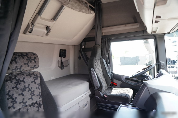 Scania S 500 / RETARDER / CAŁA NA PODUSZKACH / OPONY 100%  / PO KONTRAKCIE SERWISOWYM  zdjęcie 36