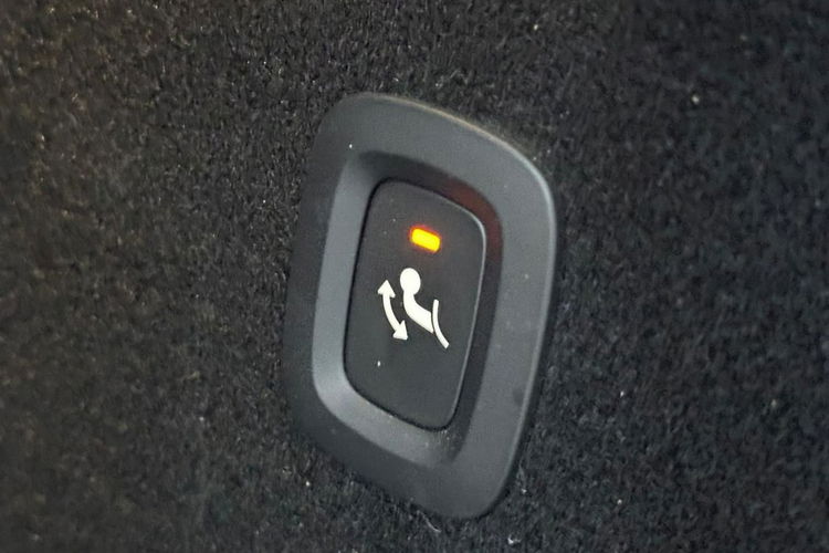 Volvo XC 60 diesel hybryda 197 kM AWD zdjęcie 16