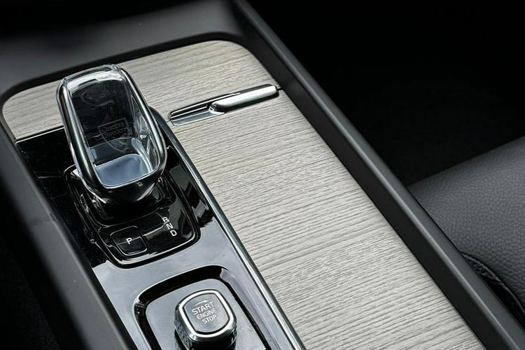 Volvo XC 60 diesel hybryda 197 kM AWD zdjęcie 20