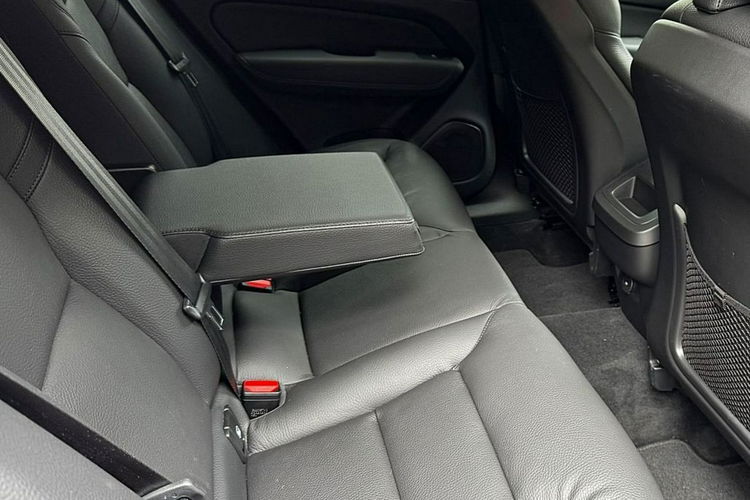 Volvo XC 60 diesel hybryda 197 kM AWD zdjęcie 21