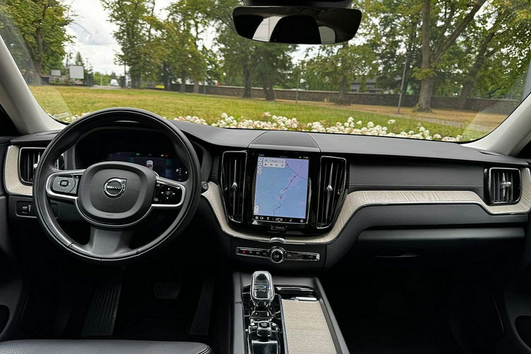 Volvo XC 60 diesel hybryda 197 kM AWD zdjęcie 22