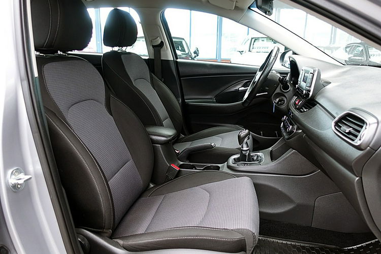 Hyundai i30 1, 5 16V Led+Tempomat GWARANCJA 1WŁ Kraj Bezwypadkowy F23% 4x2 zdjęcie 9