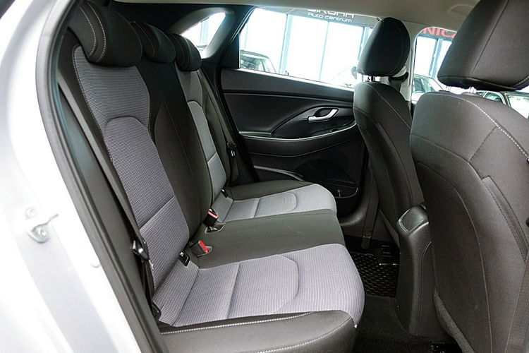 Hyundai i30 1, 5 16V Led+Tempomat GWARANCJA 1WŁ Kraj Bezwypadkowy F23% 4x2 zdjęcie 10