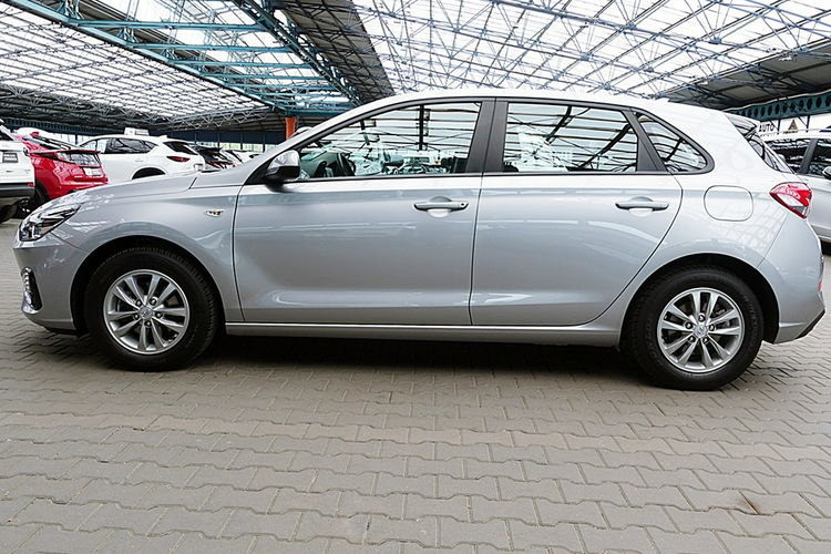 Hyundai i30 1, 5 16V Led+Tempomat GWARANCJA 1WŁ Kraj Bezwypadkowy F23% 4x2 zdjęcie 73