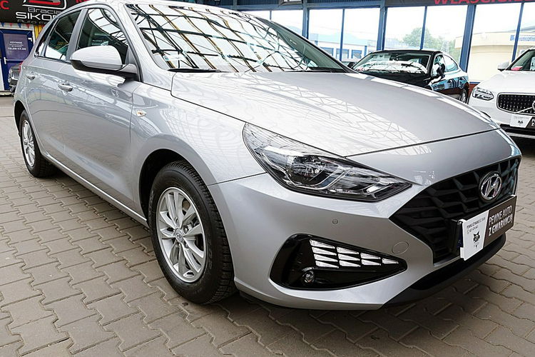 Hyundai i30 1, 5 16V Led+Tempomat GWARANCJA 1WŁ Kraj Bezwypadkowy F23% 4x2 zdjęcie 7