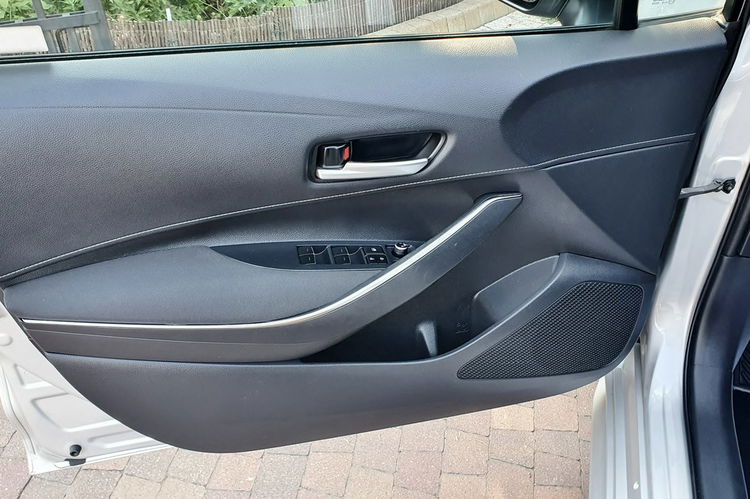 Toyota Corolla 1.8 122KM Hybrid COMFORT+TECH Salon PL, I WŁ, Serwis , F.vat XII 2021 r zdjęcie 37