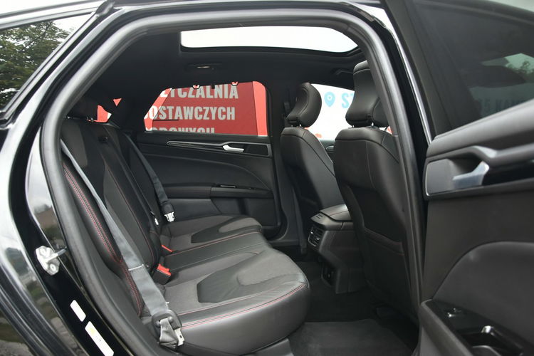 Ford Mondeo ST Line 2.0 EcoBoost 240KM Automat 2018r. SALON LED Panorama Kamera zdjęcie 13