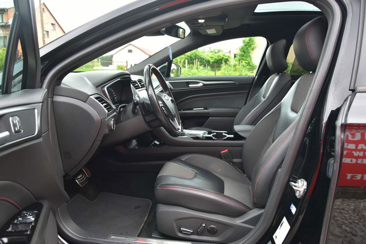 Ford Mondeo ST Line 2.0 EcoBoost 240KM Automat 2018r. SALON LED Panorama Kamera zdjęcie 17