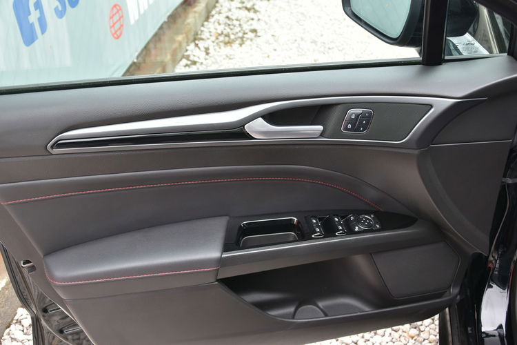 Ford Mondeo ST Line 2.0 EcoBoost 240KM Automat 2018r. SALON LED Panorama Kamera zdjęcie 25