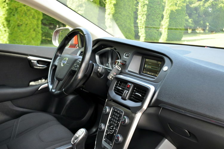 Volvo V40 1.6d(115KM) Lift Xenon Led Virtual Kamera Parkt Asista Alu16"ASO FULL zdjęcie 18
