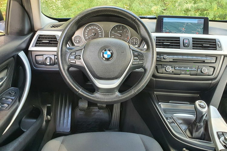 BMW 318 318d 143KM # Duża Navi # Climatronic # PDC # Serwisowana # Super Stan zdjęcie 17