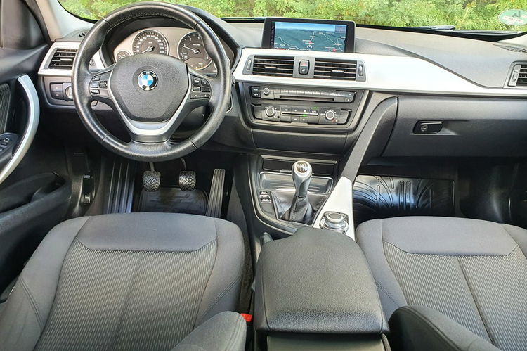 BMW 318 318d 143KM # Duża Navi # Climatronic # PDC # Serwisowana # Super Stan zdjęcie 5