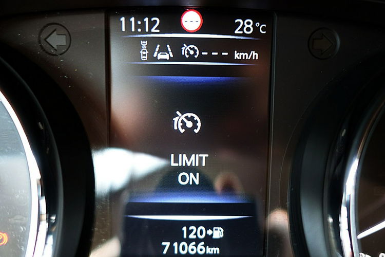 Nissan Qashqai TYLKO 71TYŚ KM PANORAMA+LED+NAVI+Kamera360 SERWIS GWAR. KRAJOWY BEZWYP 4x2 zdjęcie 29
