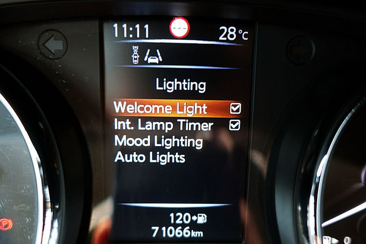 Nissan Qashqai TYLKO 71TYŚ KM PANORAMA+LED+NAVI+Kamera360 SERWIS GWAR. KRAJOWY BEZWYP 4x2 zdjęcie 42