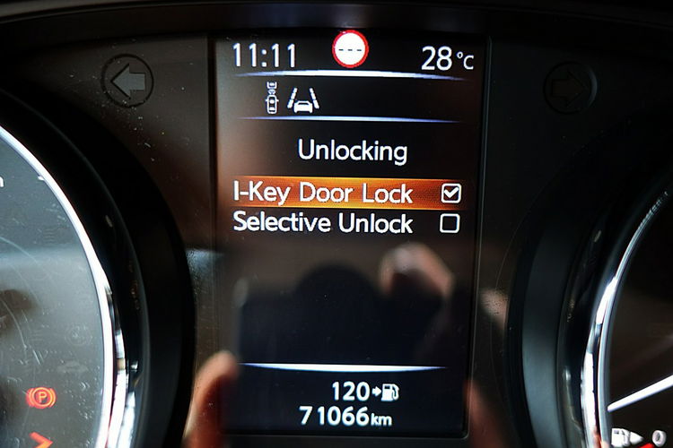 Nissan Qashqai TYLKO 71TYŚ KM PANORAMA+LED+NAVI+Kamera360 SERWIS GWAR. KRAJOWY BEZWYP 4x2 zdjęcie 43