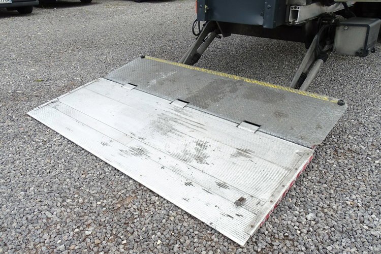 Mercedes ANTOS 1833 Kontener Sprowadzony Euro 6 Książka Serwisowa , 24 Euro Palety , Klima , Blokada Mostu , ASR zdjęcie 18