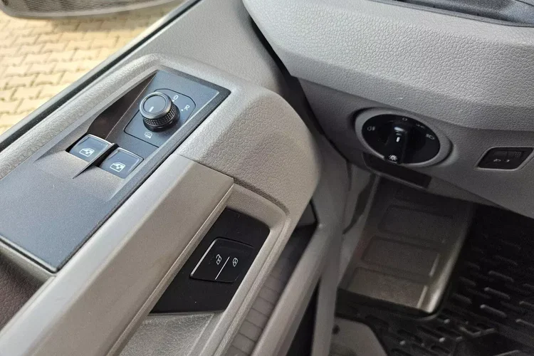 Volkswagen Crafter L3H2 99900zł NETTO Brygadówka 6 osób 2.0TDi/177KM zdjęcie 22