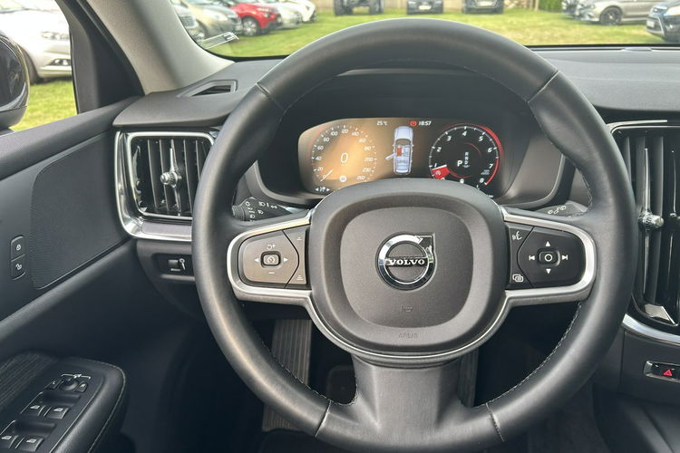 Volvo V60 Super stan Benzyna + Hybryda zdjęcie 14