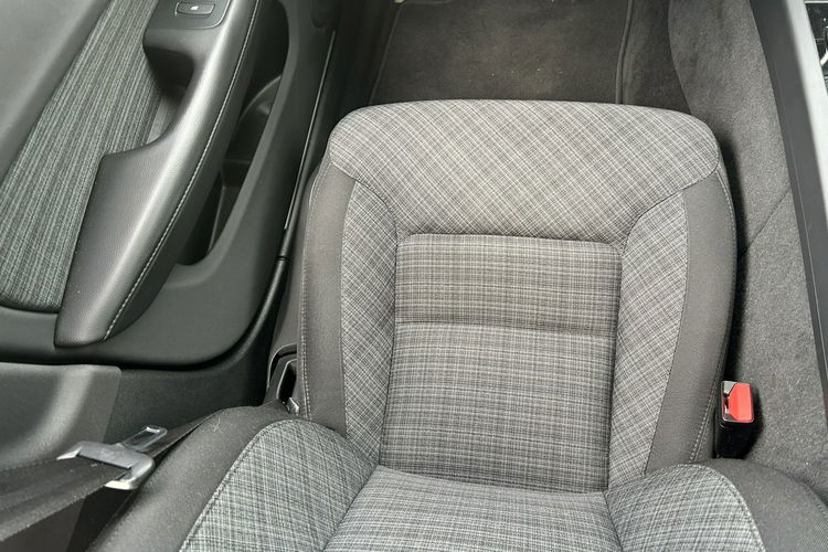 Volvo V60 Super stan Benzyna + Hybryda zdjęcie 16