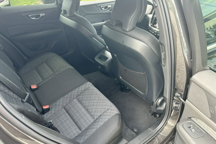 Volvo V60 Super stan Benzyna + Hybryda zdjęcie 19