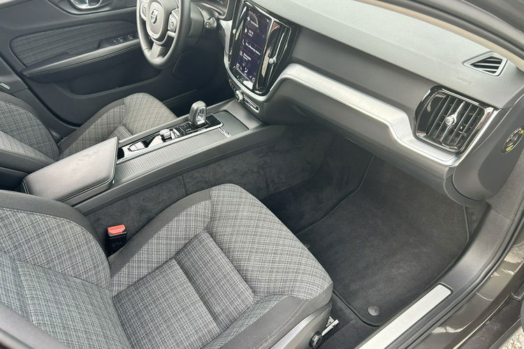 Volvo V60 Super stan Benzyna + Hybryda zdjęcie 20