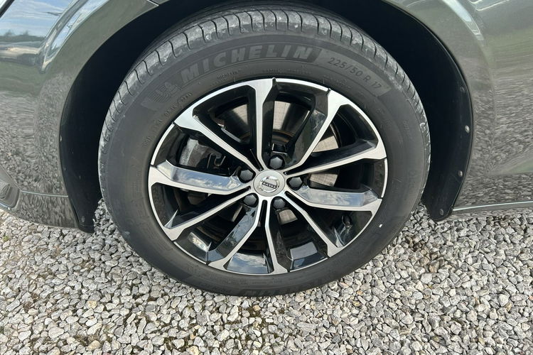 Volvo V60 Super stan Benzyna + Hybryda zdjęcie 25