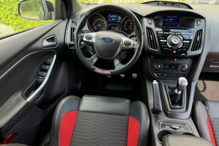 Ford Focus ST 250 Recaro zdjęcie 17