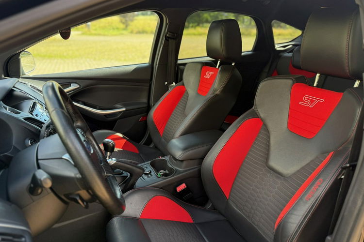 Ford Focus ST 250 Recaro zdjęcie 18