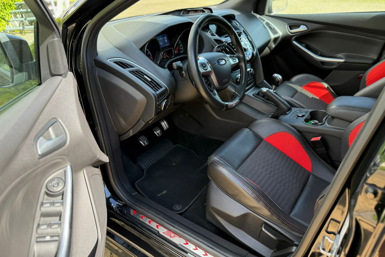 Ford Focus ST 250 Recaro zdjęcie 5