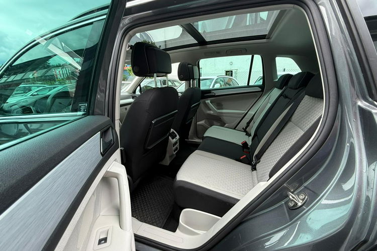 Volkswagen Tiguan Polski salon, automat, LED, podgrzewane fotele, panorama zdjęcie 37