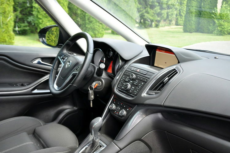 Opel Zafira 2.0d(170KM) Lift Xenon Led Navi Kamera 7-Foteli Welur 2xPark Alu18"ASO zdjęcie 17