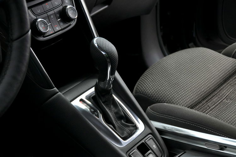 Opel Zafira 2.0d(170KM) Lift Xenon Led Navi Kamera 7-Foteli Welur 2xPark Alu18"ASO zdjęcie 35