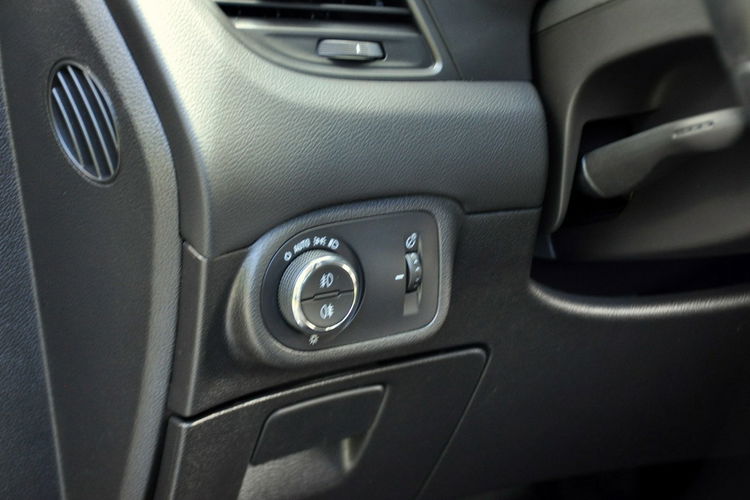 Opel Zafira 2.0d(170KM) Lift Xenon Led Navi Kamera 7-Foteli Welur 2xPark Alu18"ASO zdjęcie 37