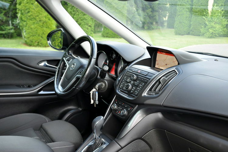 Opel Zafira 2.0d(170KM) Lift Xenon Led Navi Kamera 7-Foteli Welur 2xPark Alu17"ASO zdjęcie 18