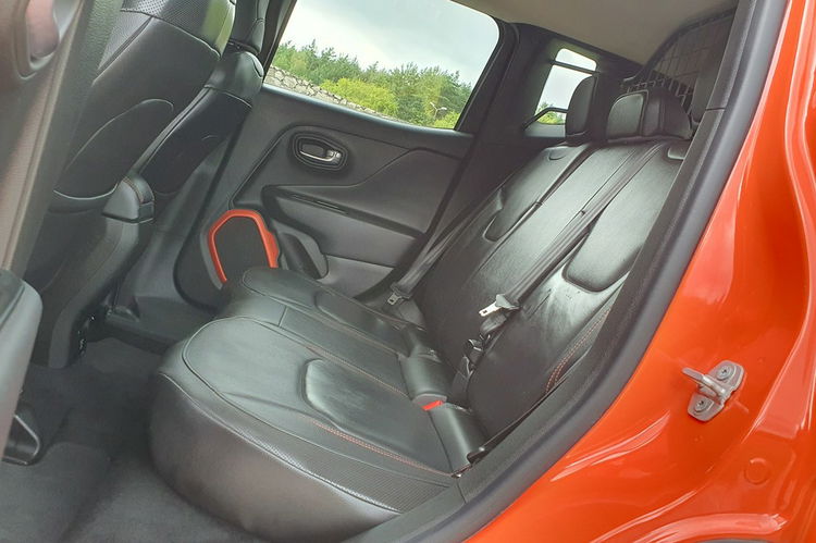 Jeep Renegade 1.4T 140KM # LIMITED # Navi # Skóra # KeyLess # Super Stan zdjęcie 8