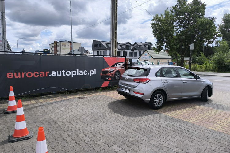 Hyundai i30 1.5DPi 16V 110KM Klimatyzacja Czujniki Parkowania Salon Polska zdjęcie 4