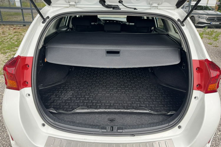 Toyota Auris 1.8 HSD 136KM Kamera Serwis Bardzo ładny zdjęcie 10