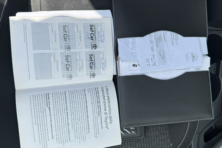 Toyota Auris 1.8 HSD 136KM Kamera Serwis Bardzo ładny zdjęcie 11