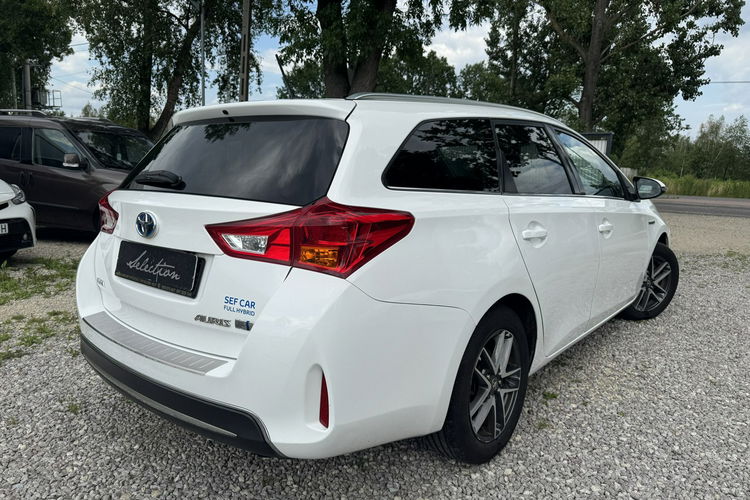 Toyota Auris 1.8 HSD 136KM Kamera Serwis Bardzo ładny zdjęcie 5